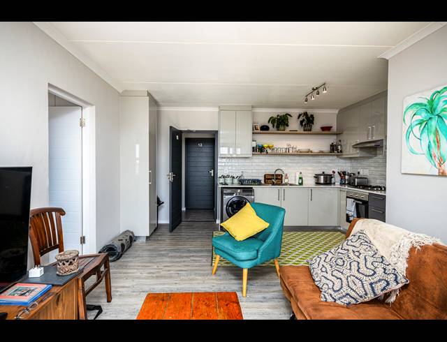2 BEDROOM APARTMENT FOR SALE IN TABLE VIEW